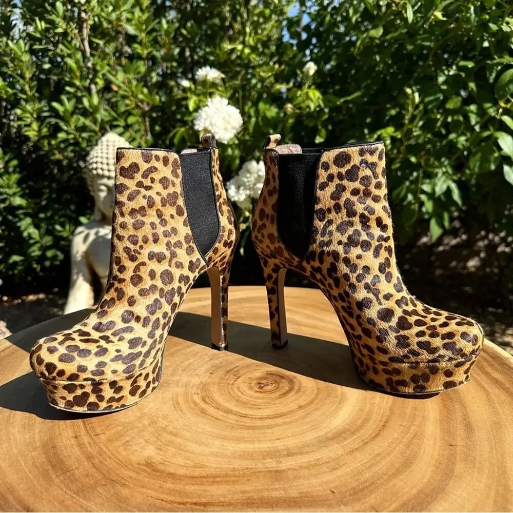 VINCE CAMUTO Leopard Print Cow Hair Leather Platform Boots Size 6
